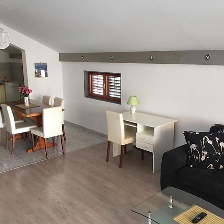 Apartments Pavic Betina  Exterior photo